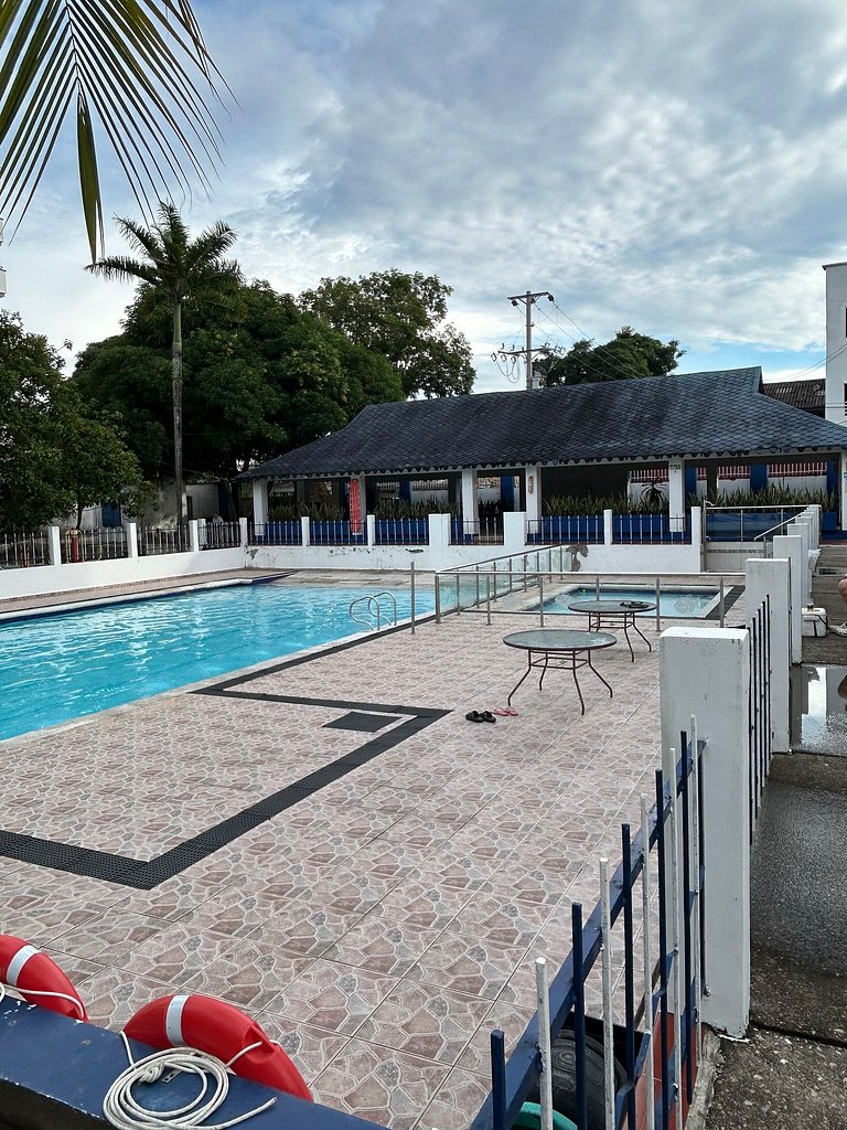 Apartamento Amblado en Conjunto Torres Flotantes