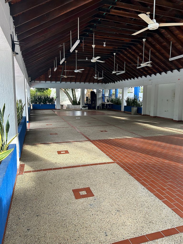 Apartamento Amblado en Conjunto Torres Flotantes